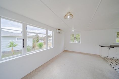 Photo of property in 5 Watts Road, Waipawa, 4210