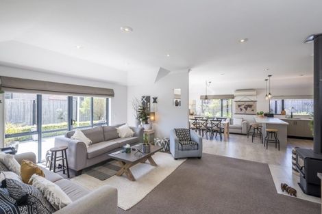 Photo of property in 3 Holcombe Drive, Paraparaumu, 5032