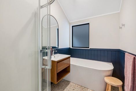 Photo of property in 7 Emery Grove, Bayview, Auckland, 0629