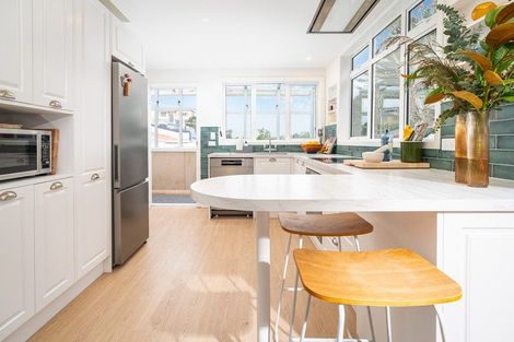 Photo of property in 15 Duppa Street, Berhampore, Wellington, 6023