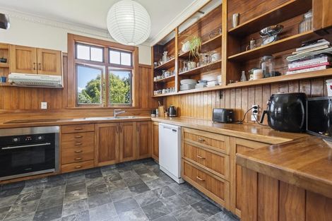 Photo of property in 16 Burns Avenue, Takaro, Palmerston North, 4412