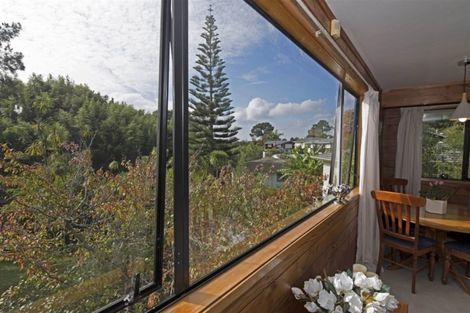 Photo of property in 2/4 James Scott Place, Te Atatu South, Auckland, 0602