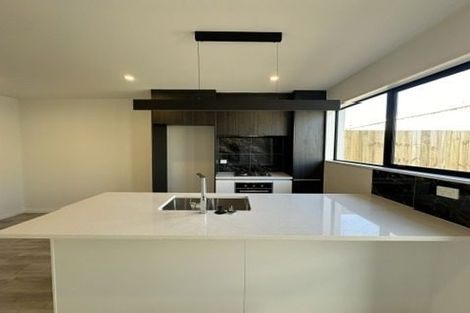 Photo of property in 15b Poruru Close, Papakura, 2110