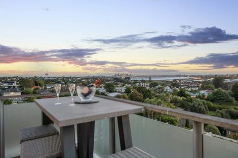 Photo of property in Maison Apartments, 503/16 Huron Street, Takapuna, Auckland, 0622