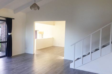 Photo of property in 9 Cambric Place, Botany Downs, Auckland, 2010