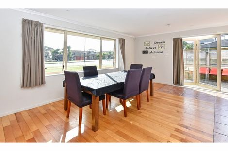 Photo of property in 14 Nicholas Gibbons Drive, Clendon Park, Auckland, 2103