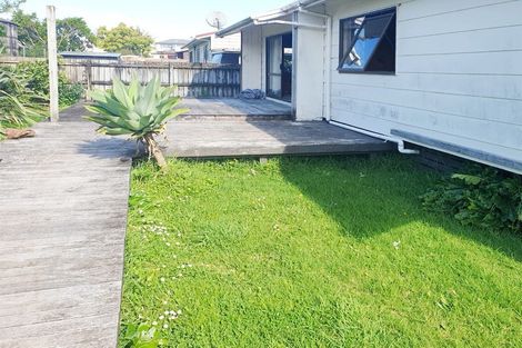 Photo of property in 2/25 Garelja Road, Henderson, Auckland, 0612