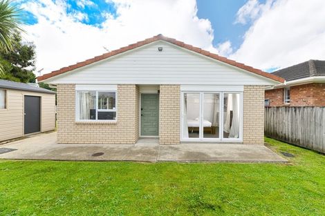 Photo of property in 2 Paramu Avenue, Birkdale, Auckland, 0626