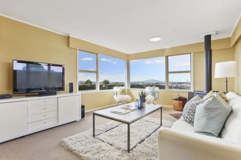 Photo of property in 12 Ross Avenue, Glenfield, Auckland, 0629