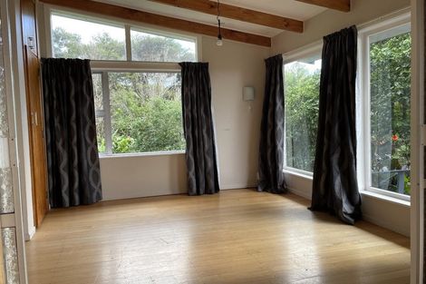 Photo of property in 295 Glenfield Road, Glenfield, Auckland, 0629