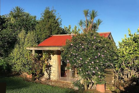 Photo of property in 76 Top Town Place, Coromandel, 3506