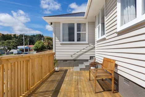 Photo of property in 111 Driver Crescent, Cannons Creek, Porirua, 5024