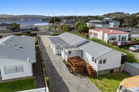 Photo of property in 29 Mana Esplanade, Paremata, Porirua, 5026