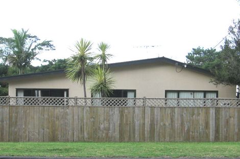 Photo of property in 2/56 Nigel Road, Browns Bay, Auckland, 0630