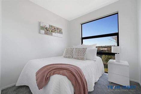 Photo of property in 2/26 Buscomb Avenue, Henderson, Auckland, 0610