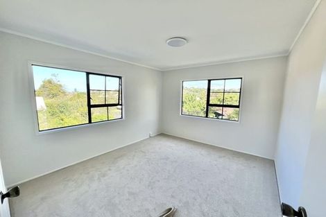 Photo of property in 31 John Downs Drive, Browns Bay, Auckland, 0630