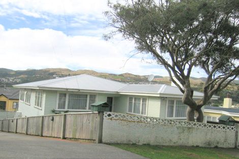 Photo of property in 10 Hampton Hill Road, Tawa, Wellington, 5028