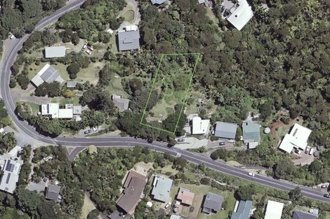 Photo of property in 84 Seaview Road, Piha, New Lynn, 0772