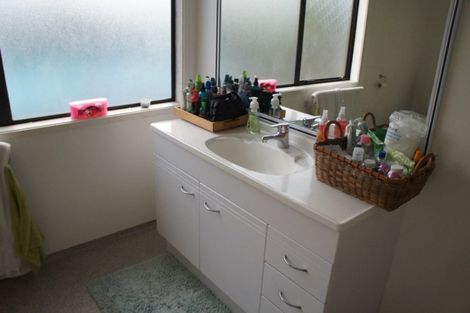 Photo of property in 106 Riverhead Road, Kumeu, 0892