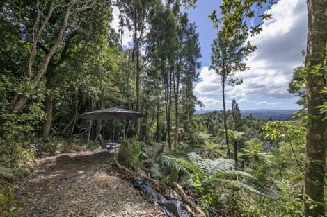 Photo of property in 408a Scenic Drive, Waiatarua, Auckland, 0612