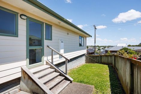 Photo of property in 24 Lydia Place, Kelvin Grove, Palmerston North, 4414
