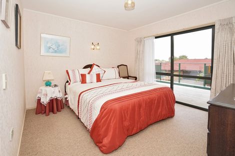 Photo of property in 52 Grosvenor Gardens, Flagstaff, Hamilton, 3210