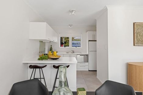 Photo of property in 2/133 Shakespeare Road, Milford, Auckland, 0620