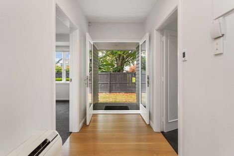 Photo of property in 98 Hamilton Avenue, Ilam, Christchurch, 8041