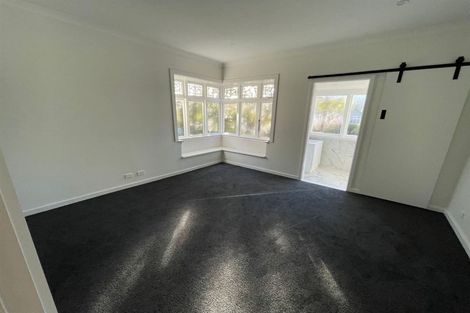 Photo of property in 10 Burrows Avenue, Karori, Wellington, 6012