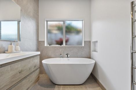 Photo of property in 7 Hendrika Court, Hobsonville, Auckland, 0618