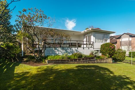 Photo of property in 2/16 Castleton Drive, Howick, Auckland, 2014