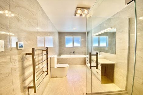 Photo of property in 70 Donegal Park Drive, Flat Bush, Auckland, 2019