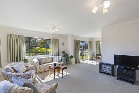 Photo of property in 2/16 Sandel Rise, Merrilands, New Plymouth, 4312