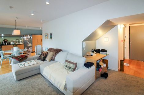 Photo of property in 76 Brougham Street, Mount Victoria, Wellington, 6011