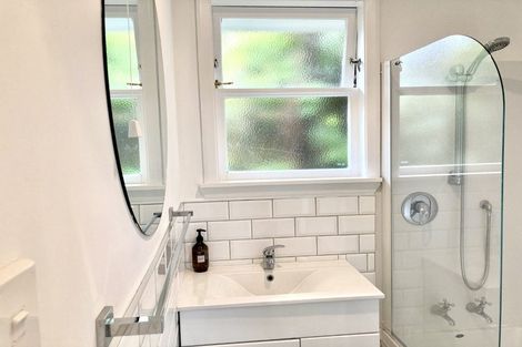 Photo of property in 108 Ruskin Road, Newlands, Wellington, 6037