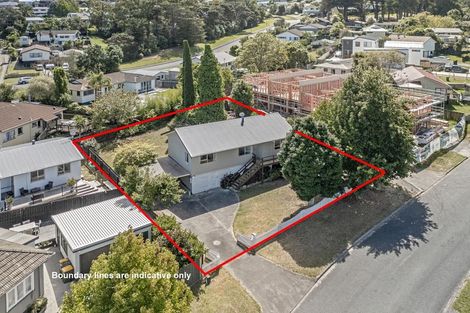 Photo of property in 4 Buisson Glade, West Harbour, Auckland, 0618