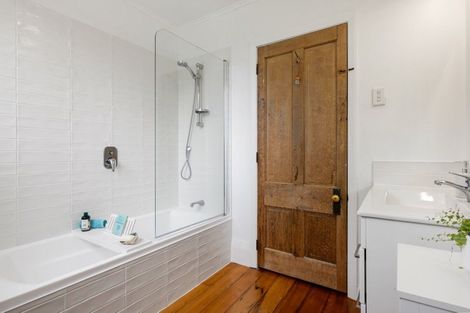 Photo of property in 13 Saint Winifreds Avenue, Hamilton East, Hamilton, 3216