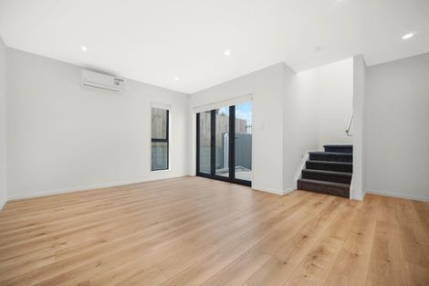 Photo of property in 62a Glenmore Road, Sunnyhills, Auckland, 2010