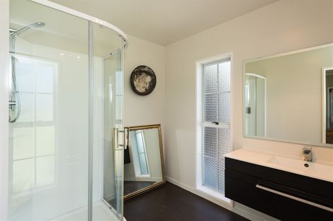 Photo of property in 39 Crofton Road, Harewood, Christchurch, 8051