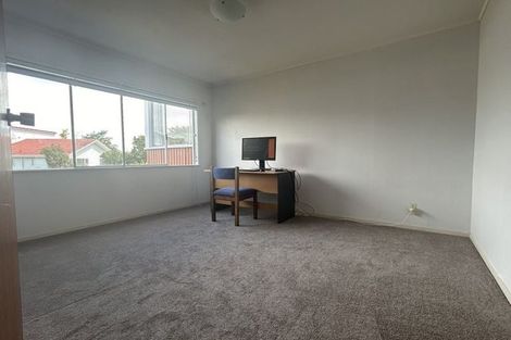 Photo of property in 2/26 James Evans Drive, Northcote, Auckland, 0627