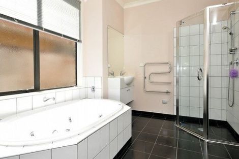 Photo of property in 44 Wiltshire Drive, Huntington, Hamilton, 3210