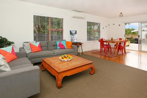 Photo of property in 1c Barron Drive, Green Bay, Auckland, 0604