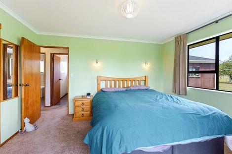 Photo of property in 185 Waitohu Valley Road, Otaki, 5583