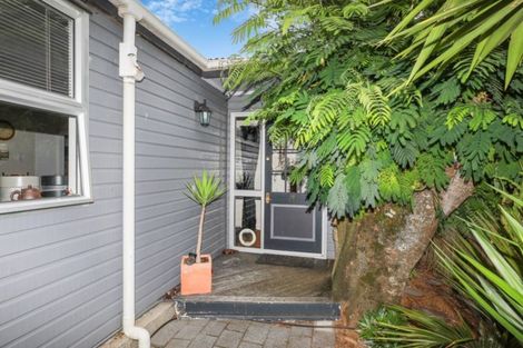 Photo of property in 5 Thomson Avenue, Dinsdale, Hamilton, 3204