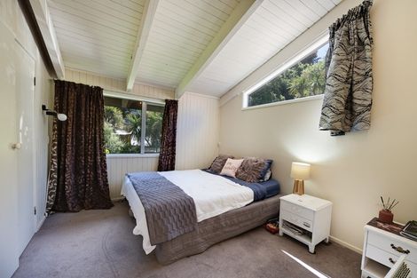 Photo of property in 16 Mckerrow Place, Sunshine Bay, Queenstown, 9300