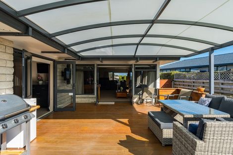 Photo of property in 25 Fairview Terrace, Waipahihi, Taupo, 3330