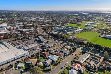 Photo of property in 3370 Great North Road, Glen Eden, Auckland, 0602