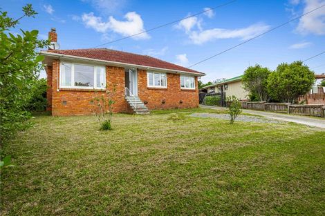 Photo of property in 18 Vodanovich Road, Te Atatu South, Auckland, 0610