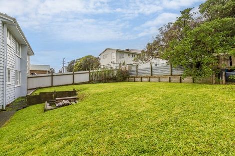Photo of property in 1b Durham Street, Cannons Creek, Porirua, 5024