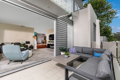 Photo of property in 20a Hebron Road, Waiake, Auckland, 0630